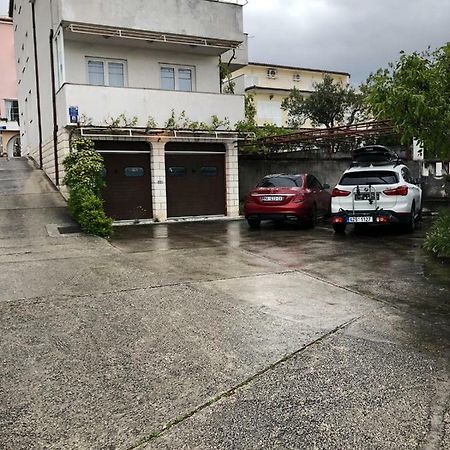 Apartments With Private Parking Baška Voda Kültér fotó