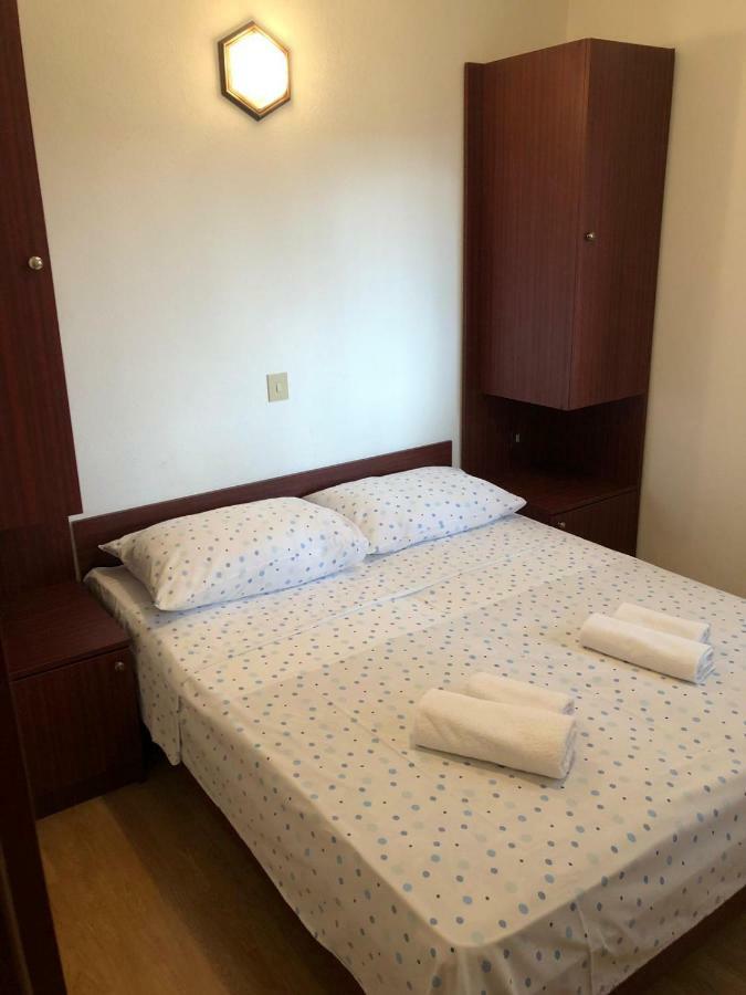 Apartments With Private Parking Baška Voda Kültér fotó