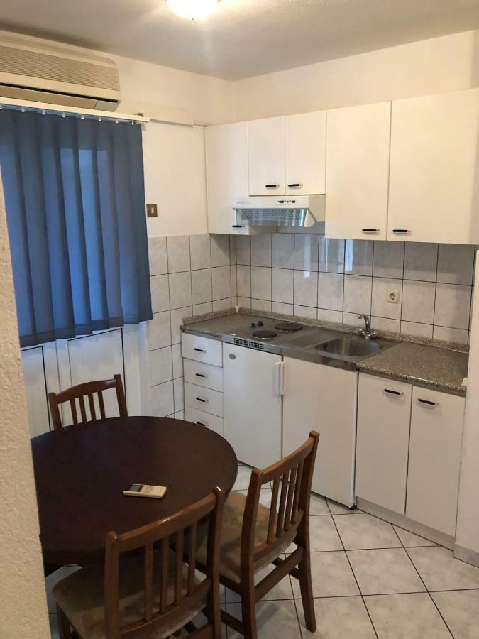Apartments With Private Parking Baška Voda Kültér fotó