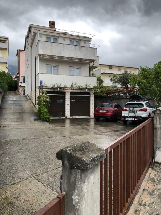 Apartments With Private Parking Baška Voda Kültér fotó